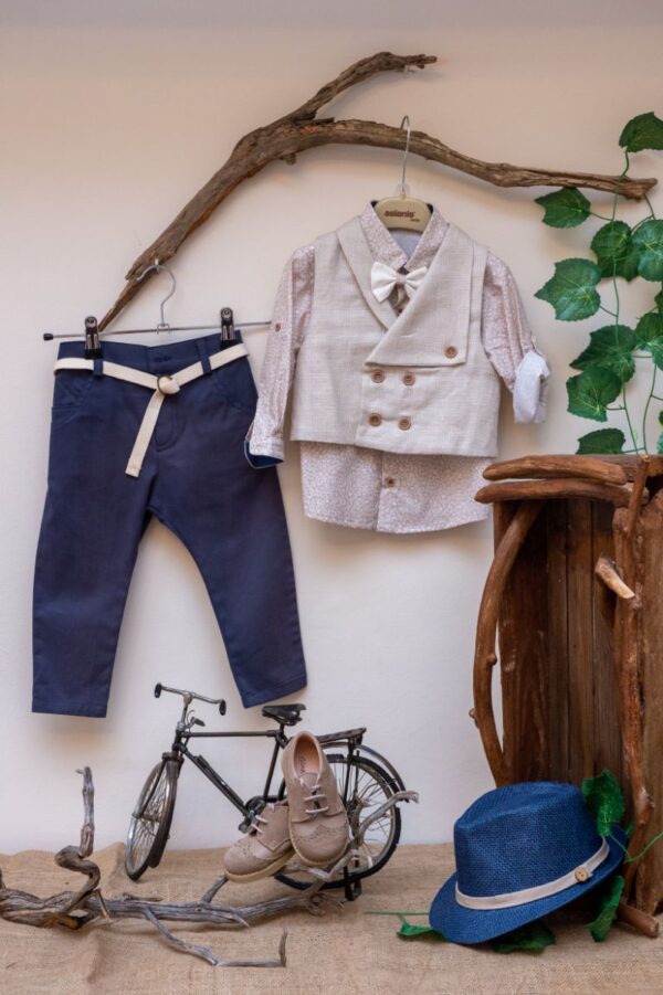 Κομψό και μοντέρνο βαπτιστικό σύνολο από υφασμάτινο μπλε παντελόνι