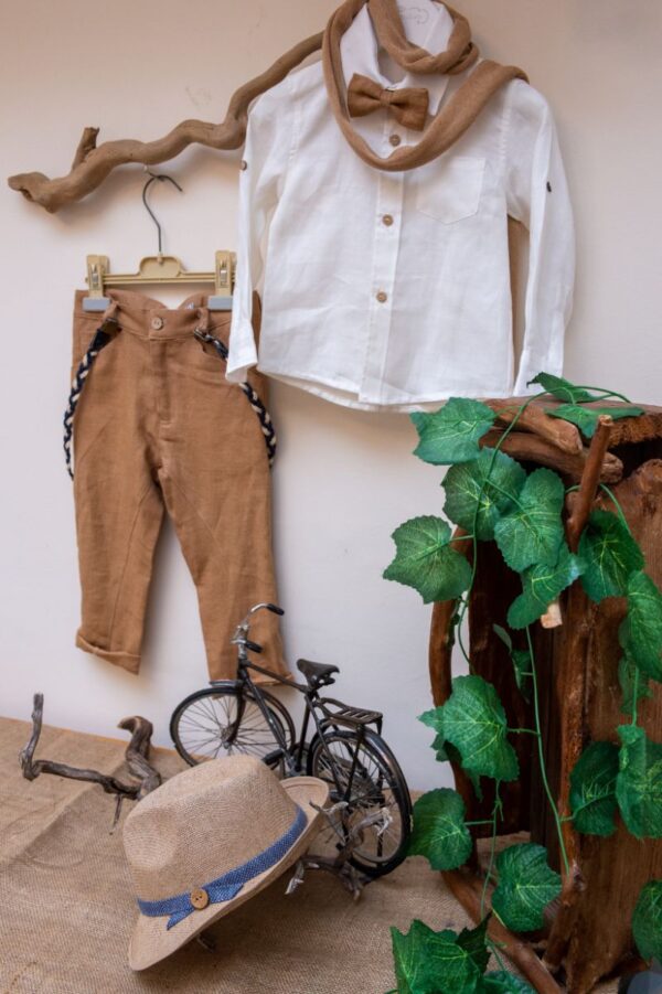 καπέλο και τιράντες)